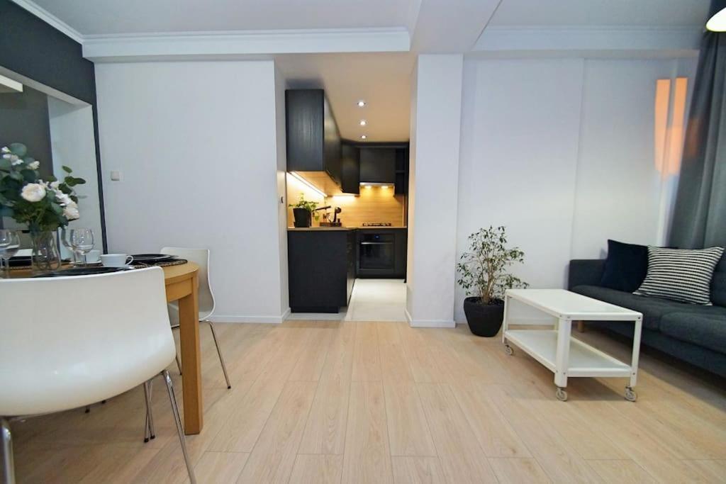 Apartament Korfantego Citycentre Z Widokiem Na Spodek Katowice Exteriör bild
